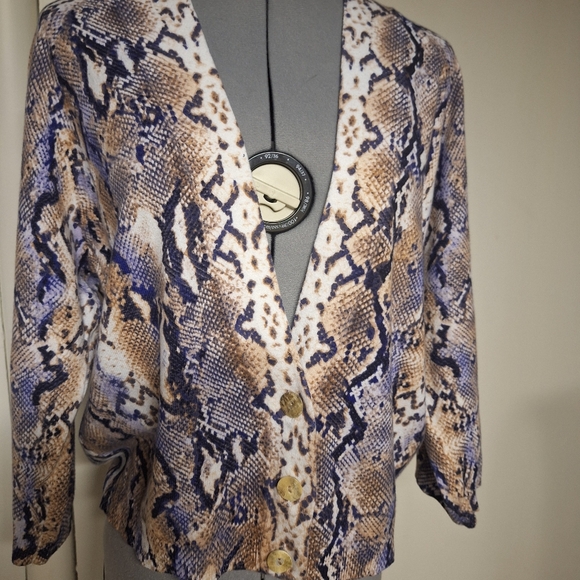 Chico's Sweaters - Chico's Snakeskin Patterned Sweater W/deep V & Wooden Buttons Size 12